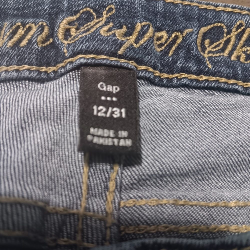 GAP Dark Blue Denim Jeans skinney Jeans For A Women Size 12/31